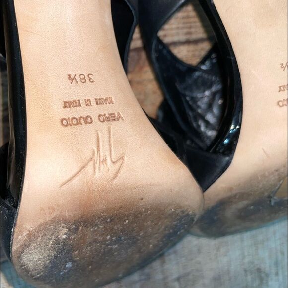 Giuseppe Zanotti
Black Leather Crisscross Ankle Size 38.5 Boots/Booties - Picture 12 of 16